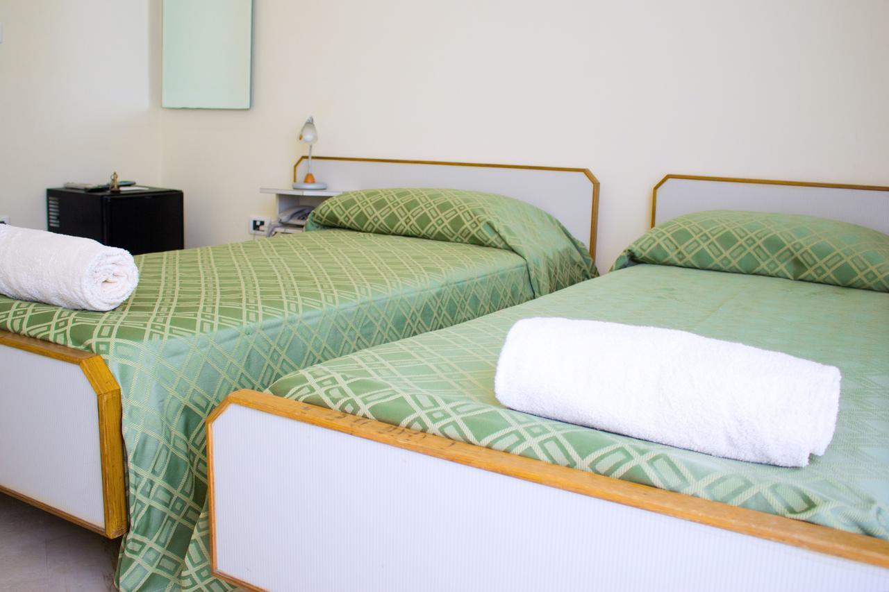 Hotel Il Girasole Бова-Марина Екстер'єр фото