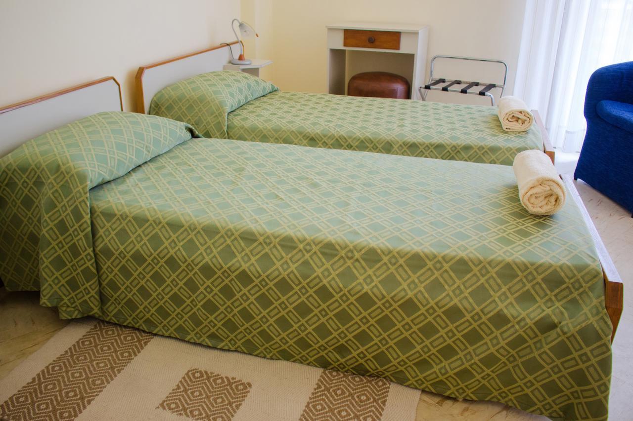 Hotel Il Girasole Бова-Марина Екстер'єр фото